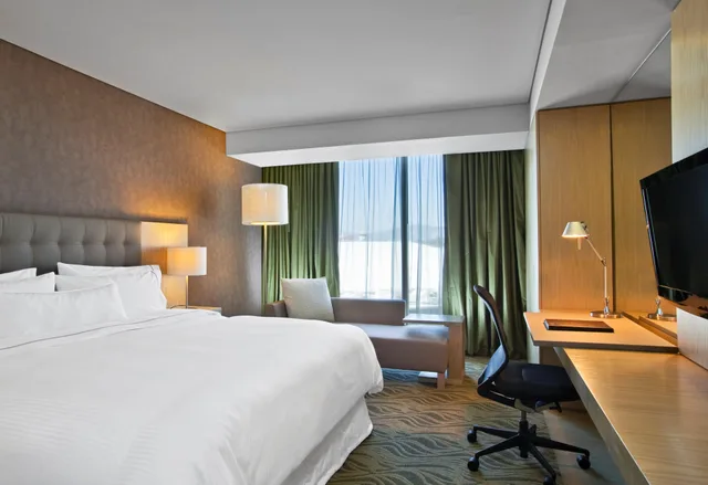 غرفة بريميوم بسرير مزدوج بإطلالة، THE WESTIN GUADALAJARA 1/2
