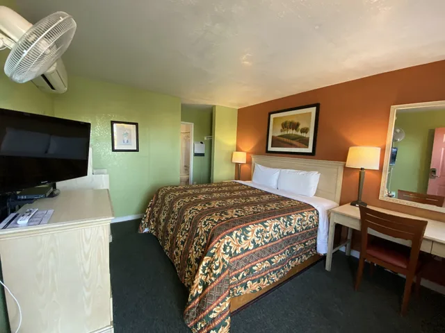 غرفة قياسية بسرير كينج، Fireside Inn Santa Cruz 3/6