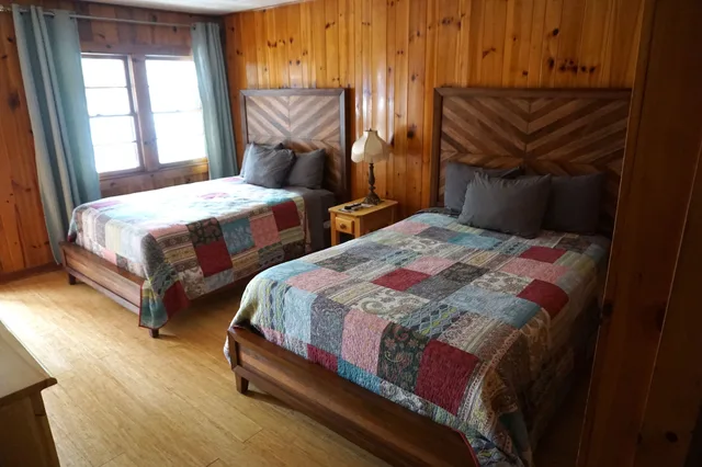 غرفة تقليدية بسريرين مزدوجين، Marshall's Creek Rest Motel 2/10