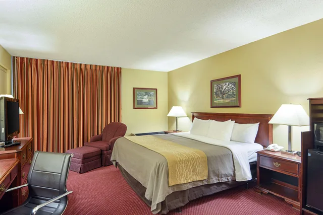 غرفة بسرير كينج، Quality Inn in Winchester, VA 4/5