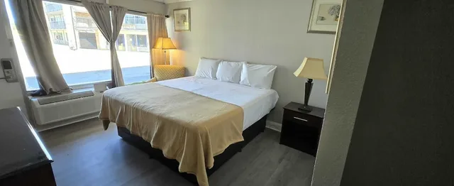 غرفة بسرير كينج للمدخنين، Riverside Inn & Suites by OYO Danville Ceaser Casino 6/10