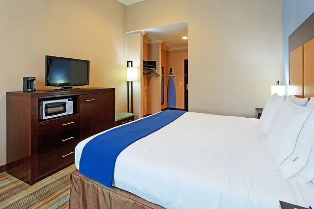 غرفة قياسية بسريرين مزدوجين، Holiday Inn Express Benicia 2/4