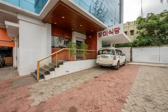 Vista Rooms At Station Road، أورنك آباد 33/35