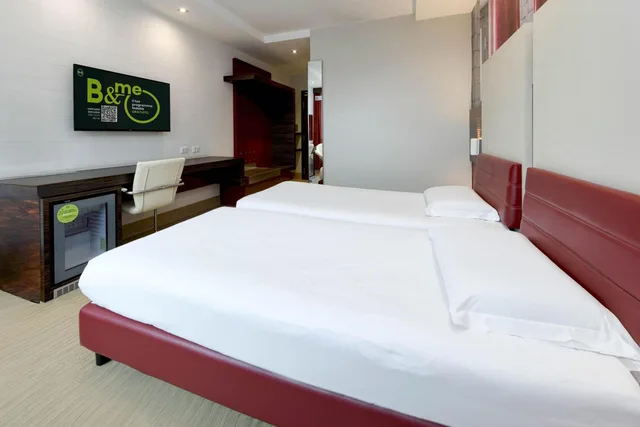 غرفة بسريرين منفصلين، B&B Hotel Trento 4/10