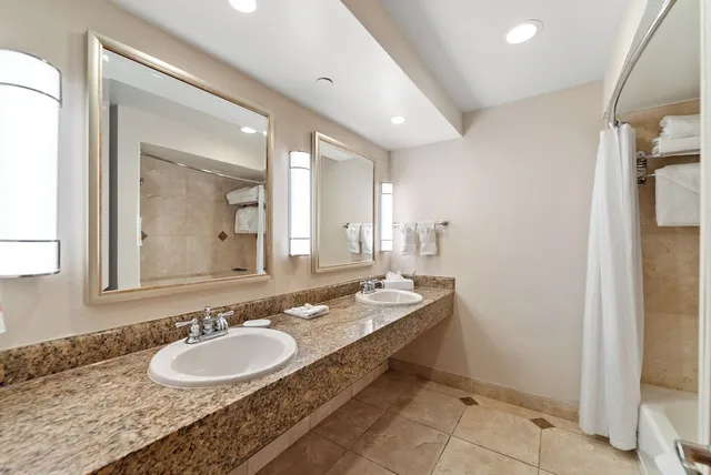 جناح بسريرين كوين بإطلالة على الحديقة، Humphreys Half Moon Inn And Suites 7/7