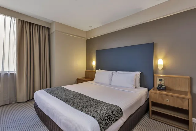 جناح جونيور بجاكوزي، Stamford Plaza Adelaide 1/8