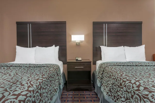 Studio, Suite, 2 Double Beds, Sofa, Days Inn By Wyndham Maumee/Toledo 4/7