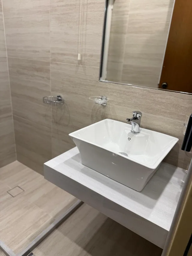 غرفة مفردة، Ideal Hotel 2/3