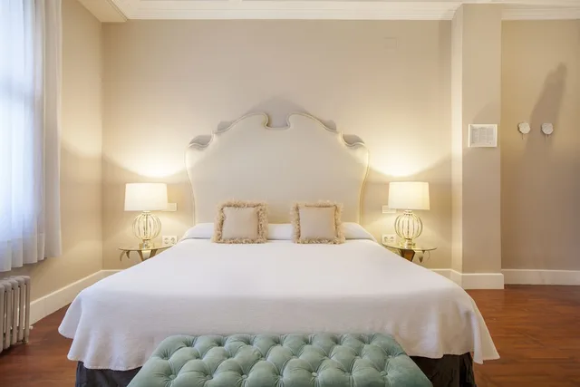 Superior, King Bed, B And B Hi Valencia Boutique 9/10