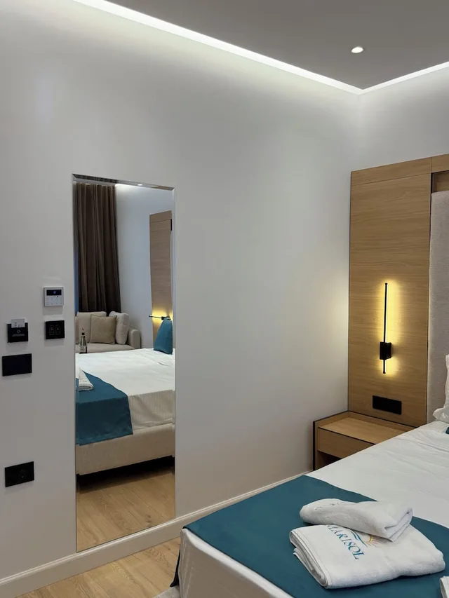 غرفة ديلوكس ثلاثية بإطلالة على الحديقة بشرفة مع أريكة، Relax Apartments Saranda 4/7