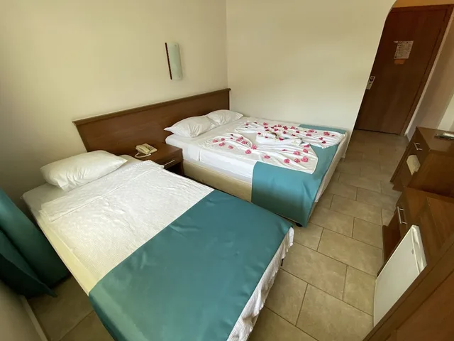 غرفة قياسية بسرير كوين وسرير فردي بغرفة نوم واحدة، B and B Yuzbasi Beach 2/6
