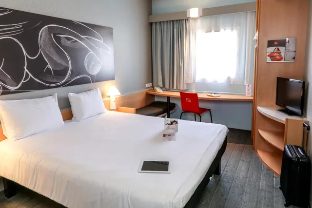 غرفة قياسية بسرير مزدوج وسرير فردي، Ibis Orange Sud 2/6