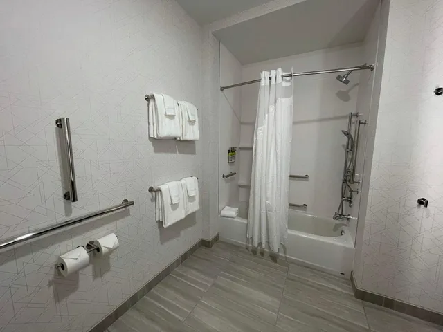 جناح بغرفة نوم واحدة لذوي الإعاقة، Holiday Inn Express & Suites Ft. Smith Airport, an IHG Hotel 3/3