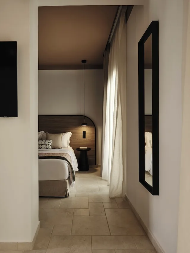 Open Plan, Suite, Queen Bed, Sofa, Private Pool، NAUMA PAROS Design Boutique Hotel Adults Only 6/9