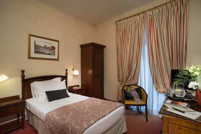 غرفة قياسية مفردة بسرير مزدوج، Colonna Palace Hotel 2/2