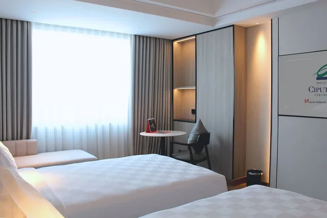 New Deluxe, Twin Beds، Hotel Ciputra Cibubur managed by Swiss-Belhotel International 5/10