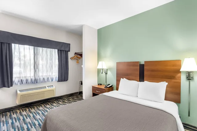 غرفة مفردة بسرير كوين، Quality Inn Beloit 1/2