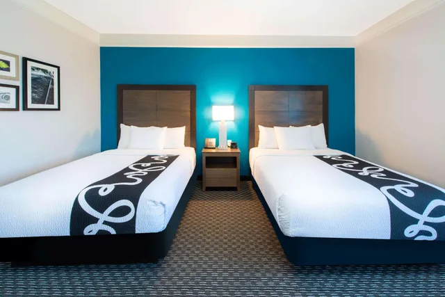 غرفة بسريرين مزدوجين، La Quinta Inn & Suites by Wyndham Tampa Brandon Regency Park 2/5