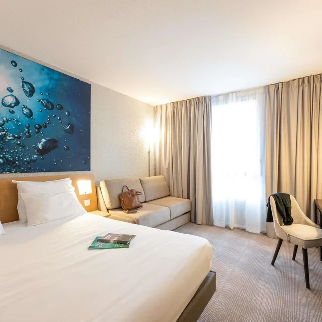 غرفة سوبيريور بسريرين منفصلين وسرير كوين، Novotel Grenoble Nord 8/10