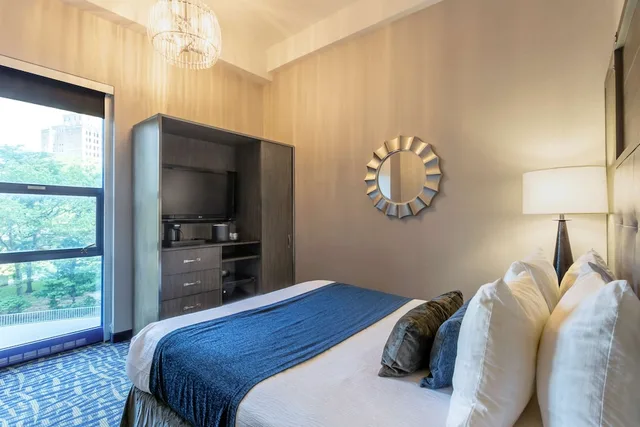 Standard, Queen Bed, Robert Treat Hotel 5/8