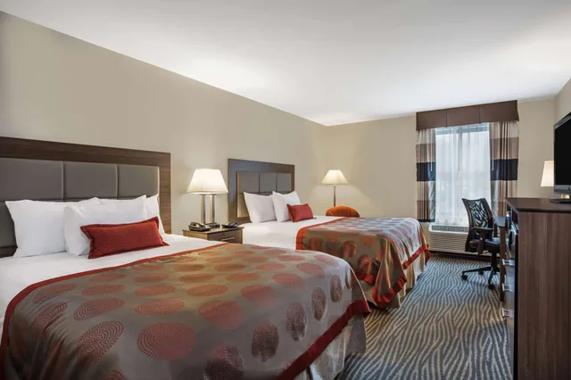 غرفة بسريرين كوين، Ramada By Wyndham Hendersonville 2/4