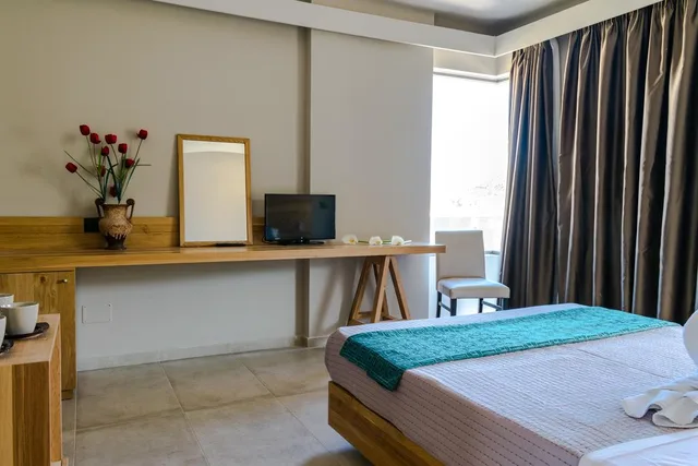 غرفة بسرير مزدوج أو سريرين منفصلين بإطلالة على البحر، Bali Diamond Hotel - Adults Only 6/8