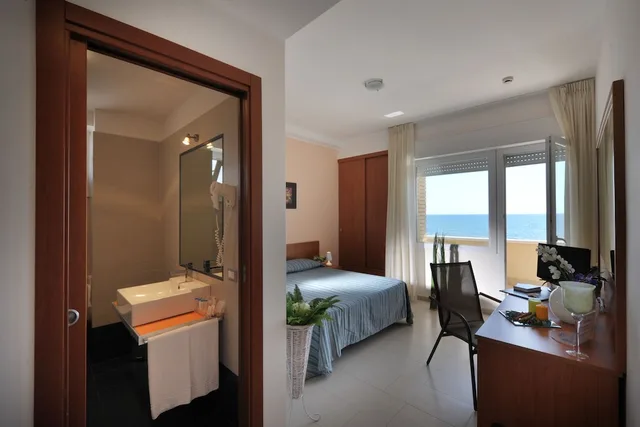 غرفة قياسية بسرير كوين بشرفة، Hotel Miramare 10/10