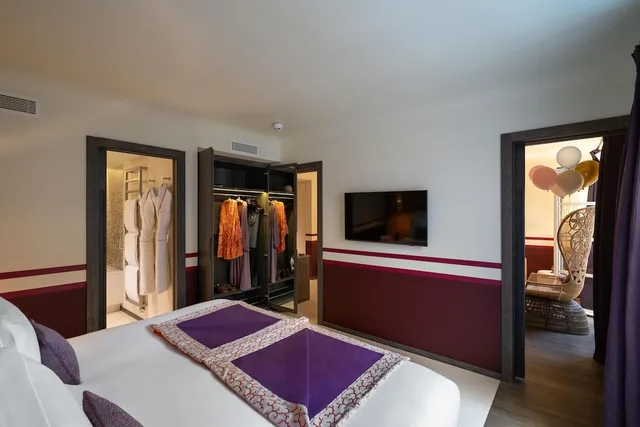 Deluxe, Suite, King Bed, Sofa, Paris Saint Tropez 1/2
