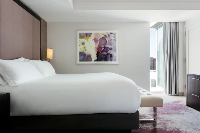 جناح غراند فاخر بسرير كينج، Loews Atlanta Hotel 1/4