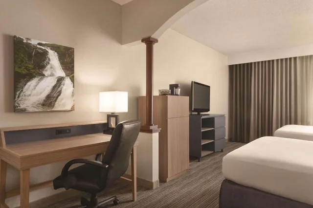 جناح بسرير كوين مع أريكة، Country Inn & Suites By Radisson, Eagan, MN 2/4