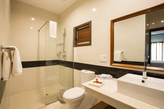 Bure, King Bed, Beach Front، Yatule Resort and Spa 4/4