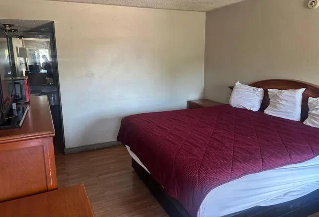 غرفة ديلوكس بسرير كينج لغير المدخنين، La Casa Inn Albany Near Tifton US 82 5/7