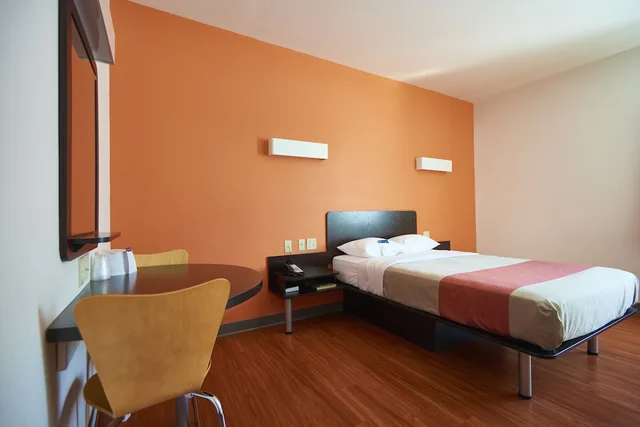 غرفة قياسية بسرير مزدوج لذوي الإعاقة، Motel6 Wilkes Barre, PA - Arena 9/10