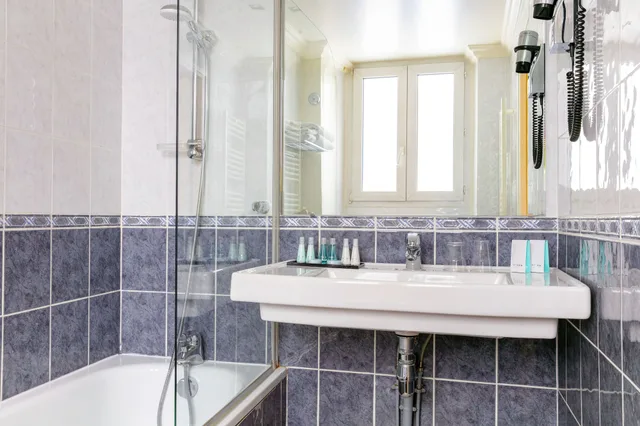 غرفة سوبيريور بسرير مزدوج، Hotel Saint Cyr Etoile 4/5