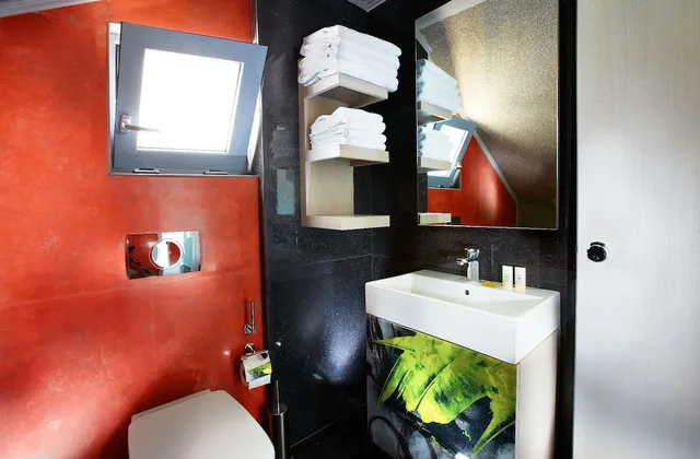 Villa, Double and Twin Beds, Shared Pool, 2 Sofa، Annas House 2/2