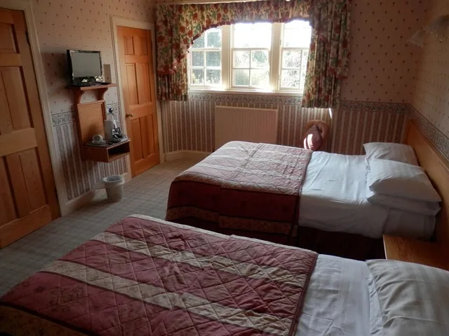 جناح بسرير مزدوج وسرير فردي، The Glen Hotel 2/2