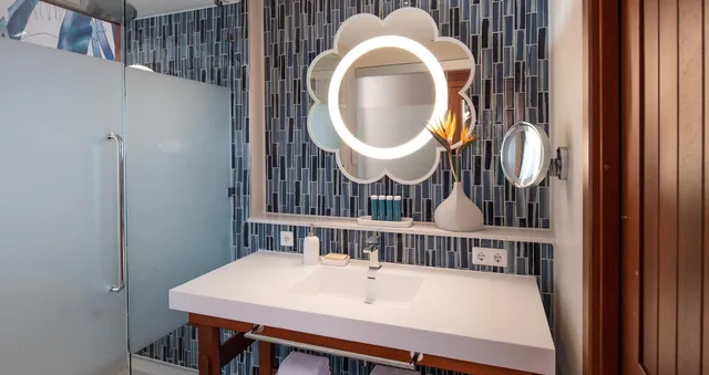 Sunchi, Walkout, Beach Front, Patio, Bathtub, Club Floor, Sandals Royal Curacao - Adults Only 2/2