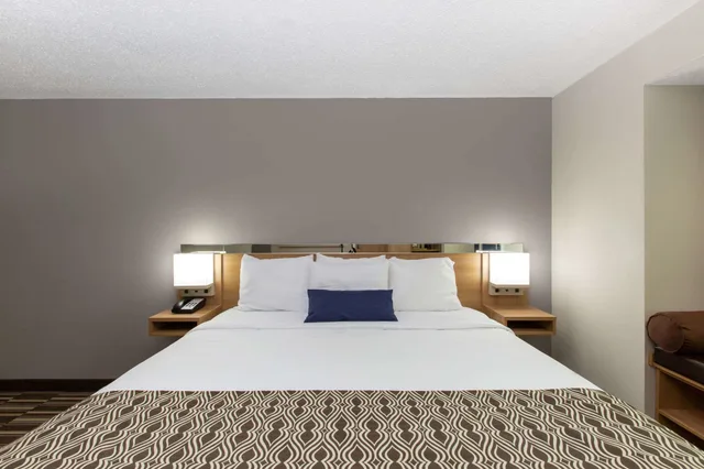غرفة ديلوكس بسرير كينج، Microtel Inn And Suites Augusta 1/3