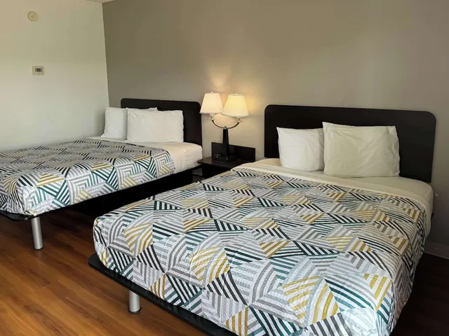 غرفة قياسية بسريرين كوين، Motel6 Butte, MT - Historic City Center 1/4