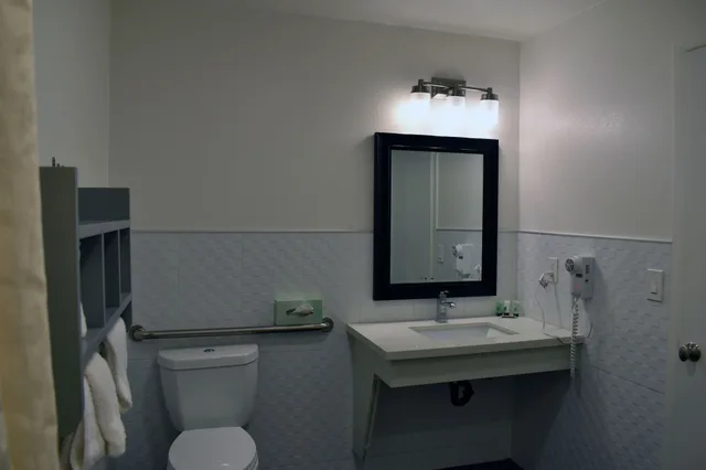 غرفة بسرير كوين، Sand Dollar Inn 9/10