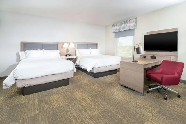 جناح بسريرين كوين مع أريكة لذوي الإعاقة، Hampton Inn and Suites Santa Maria 1/6