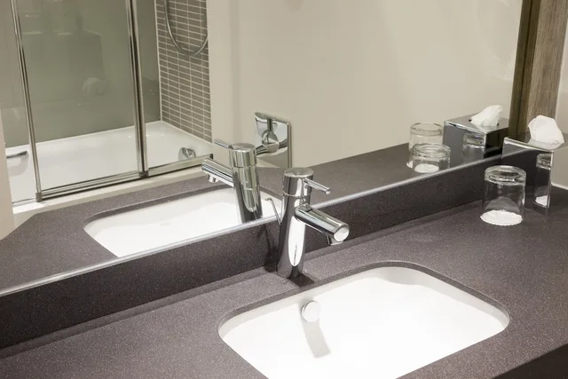 غرفة قياسية بسرير كينج مع أريكة، Holiday Inn Leeds Wakefield M1 Jct.40, an IHG Hotel 7/7