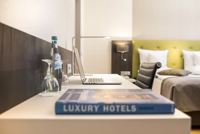 Deluxe, Twin Beds, Sofa, Hotel Collegium Leoninum 2/8