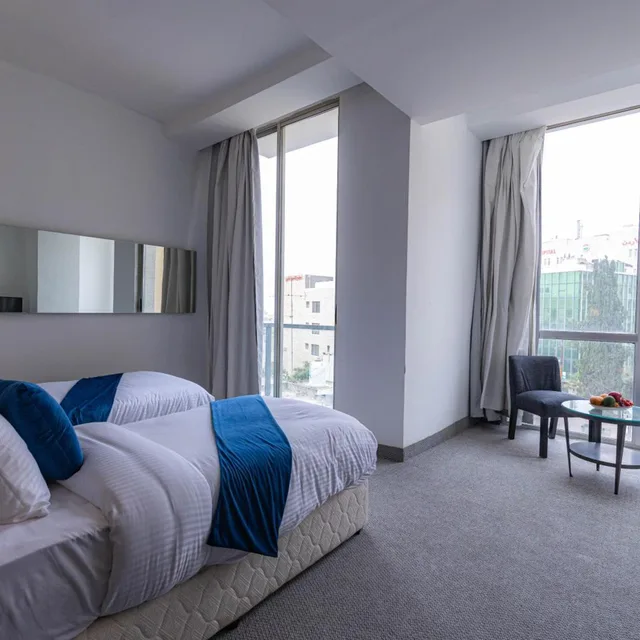 غرفة بسريرين منفصلين بشرفة، Boho Boutique Hotel Amman 4/5