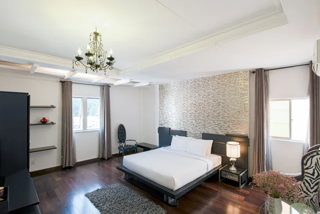 جناح، A&EM Corp - The Petit Hotel 4/7