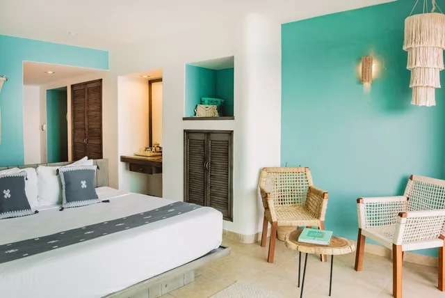 غرفة ديلوكس بسرير كينج بإطلالة على البحر، Hotel B Cozumel 4/7