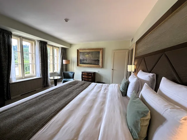 جناح فاخر بسرير كينج مع أريكة، ARIA HOTEL 1/3