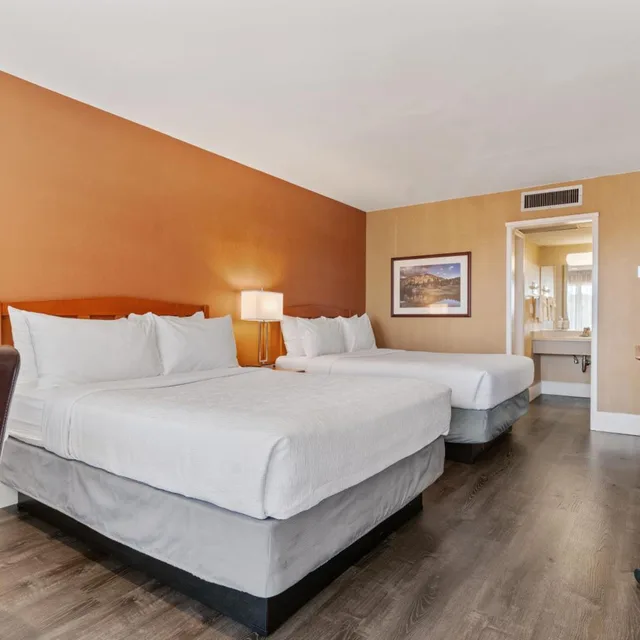 غرفة بسريرين كوين، Vagabond Inn Executive San Francisco Airport 2/10