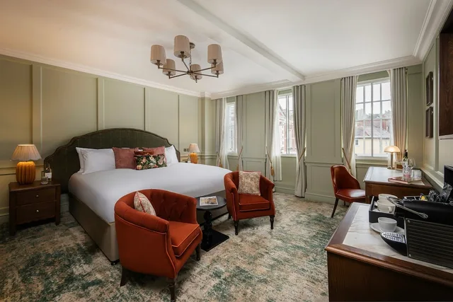 جناح جونيور ديلوكس بسرير كينج بإطلالة على المدينة، The Castle Hotel Windsor 4/7
