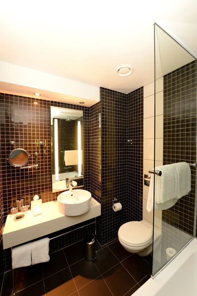 جناح جونيور بسرير كينج، Southern Sun Rosebank 5/10